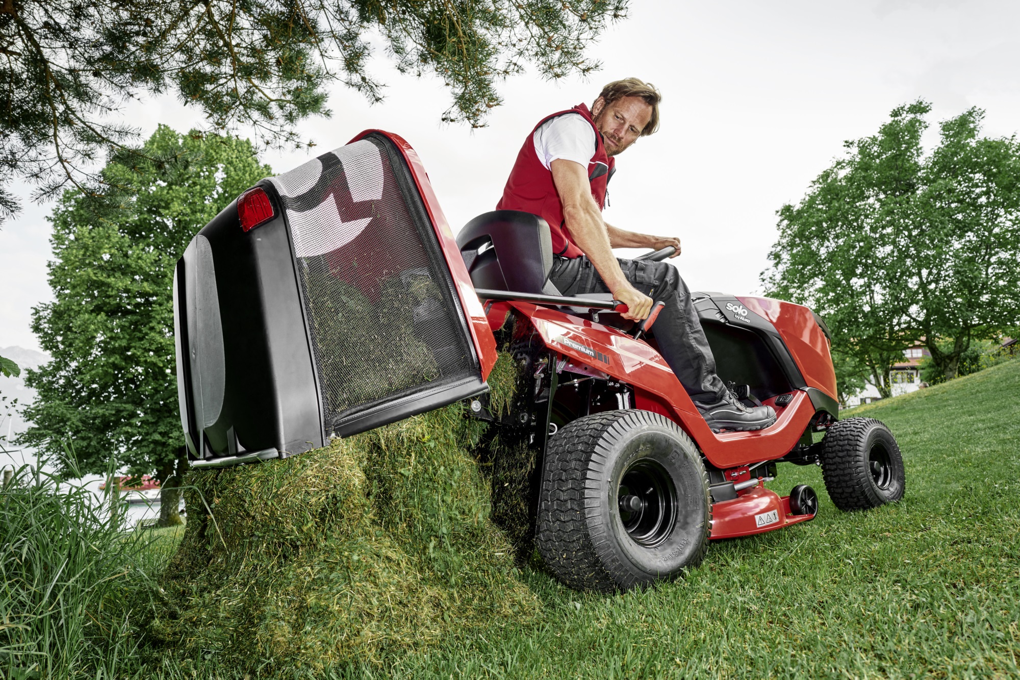 Kosiarka traktor AL-KO T 22-105.4 HD-A V2  Premium Pro wysypywanie pokosu