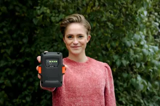 Pilarka akumulatorowa Husqvarna 225i zestaw  elastyczny system akumualatorow