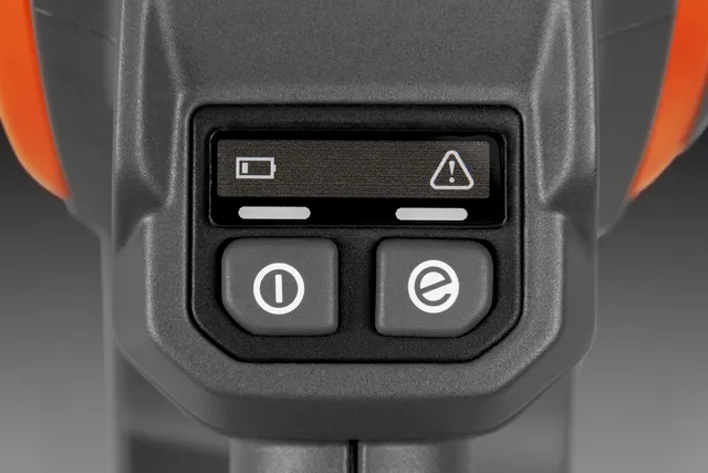 Pilarka akumulatorowa Husqvarna 225i zestaw  klawiatura