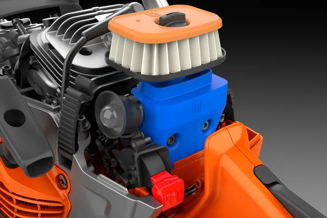 Pilarka spalinowa Husqvarna 550 XP® MARK II łatwy demontaż filtra powietrza