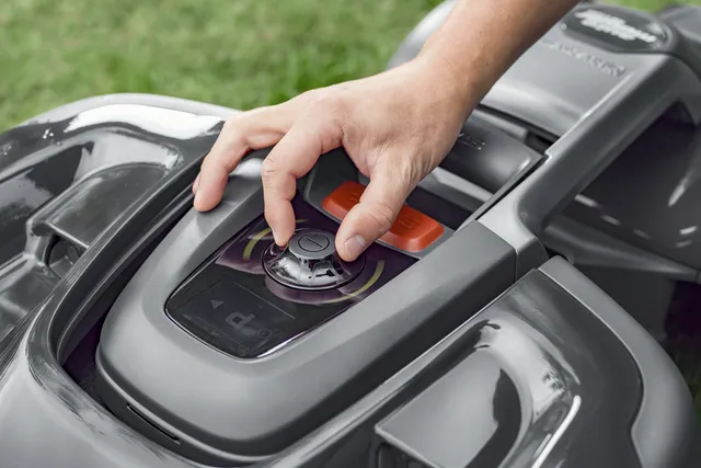 Automower® Access nowa aplikacja pozwala na bezproblemową interakcję i intuicyjne sterowanie