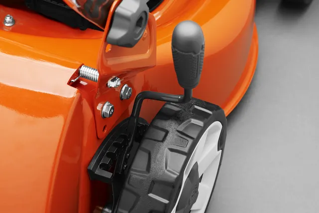 Centralna regulacja wysokości koszenia