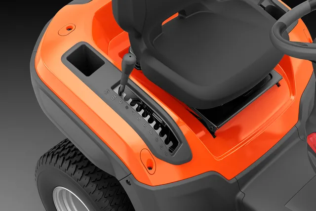 Traktor ogrodowy Husqvarna TC 220T regulacja wysokości wspomgana sprężyną