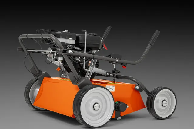 Wertykulator spalinowy Husqvarna S 500 Pro skladany uchwyt