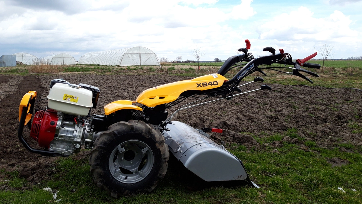 Ciągnik jednoosiowy Pasquali XB40 z glebogryzarką 80 cm