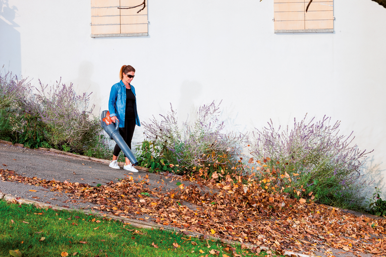 Dmuchawa akumulatorowa Oleo-Mac BVI60 - zestaw 5Ah