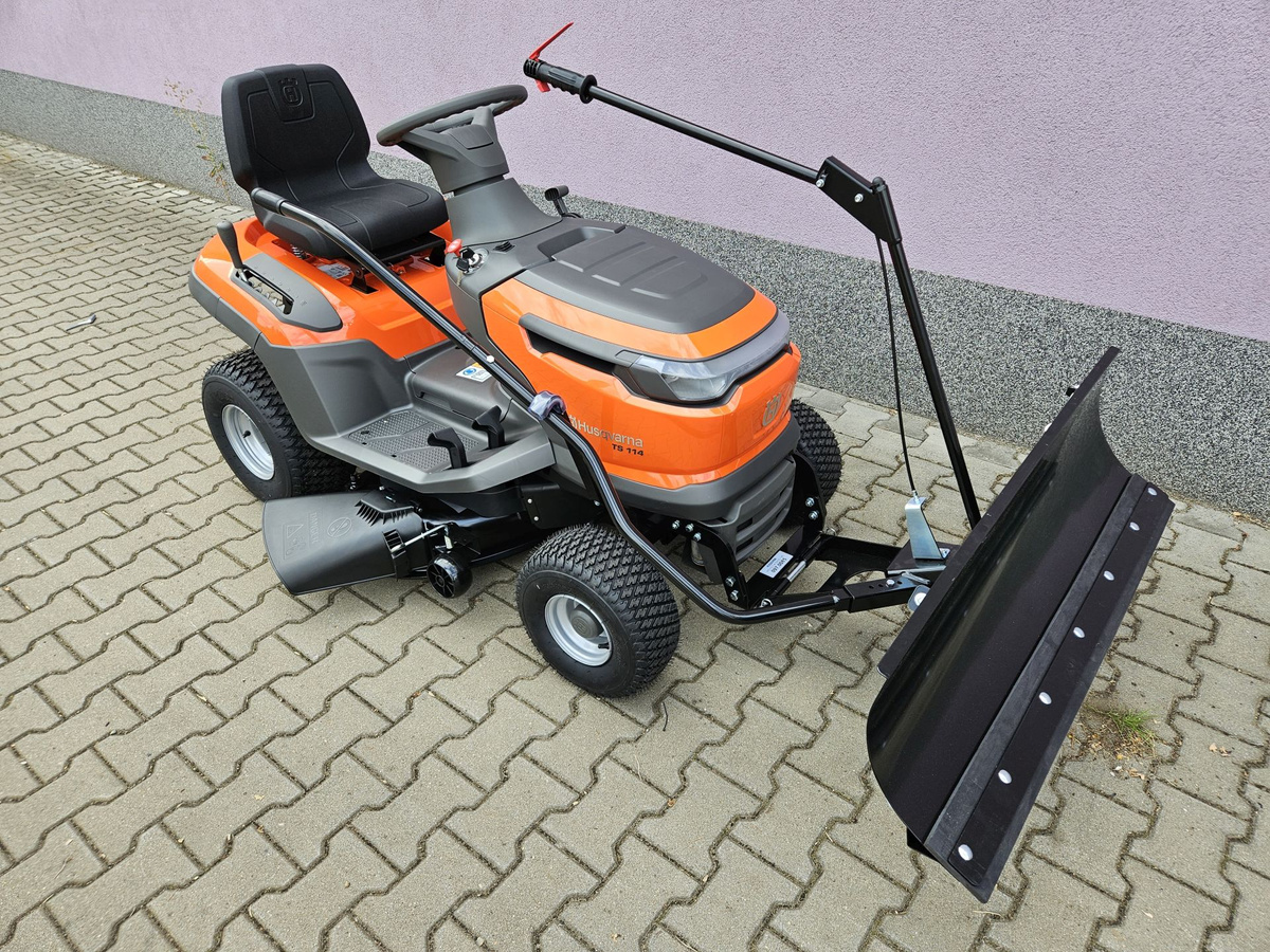 Pług do śniegu Vares Komofort do traktorka Husqvarna TC 112, TC 114, TS 112, TS 114