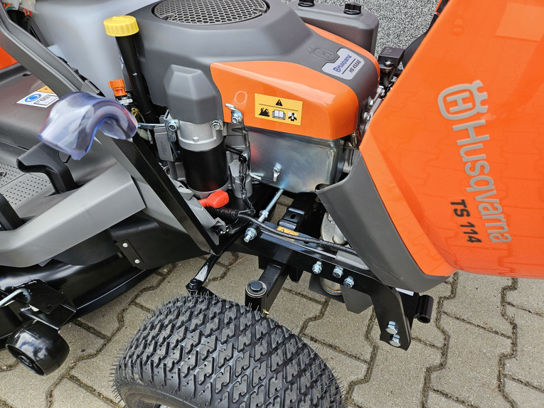 Pług do śniegu Vares Komofort do traktorka Husqvarna TC 112, TC 114, TS 112, TS 114