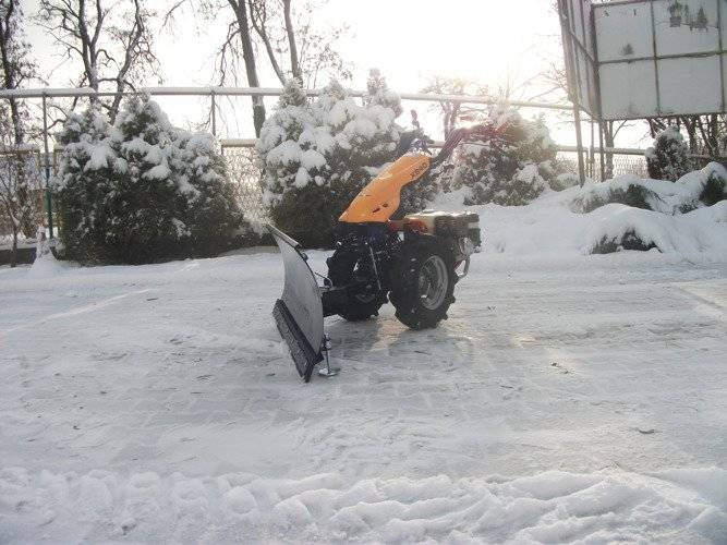 Lemiesz / pług do śniegu do ciągników jednoosiowych