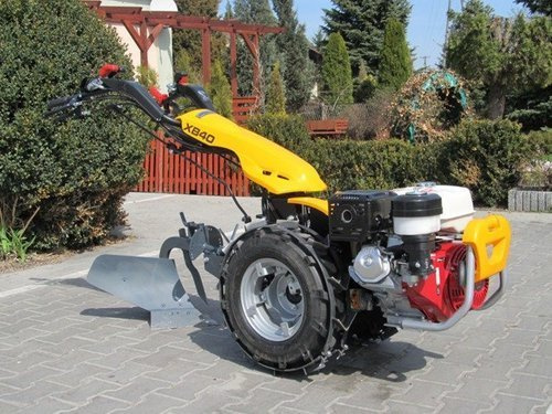 Ciągnik jednoosiowy Pasquali XB 40 Honda GX 390 z pługiem do orki