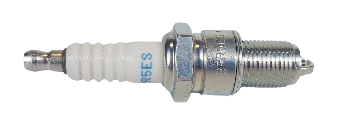 Świeca zapłonowa NGK BPR5ES - kosiarki, traktorki