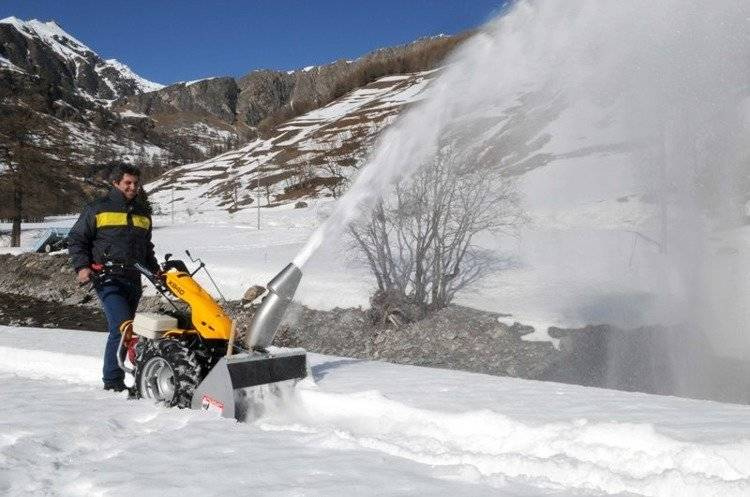 Odśnieżarka wirnikowa - przystawka do ciągnika Pasquali 