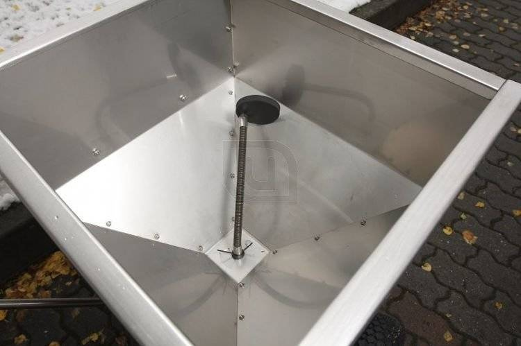 Rozsiewacz do traktorka Vares RV 200