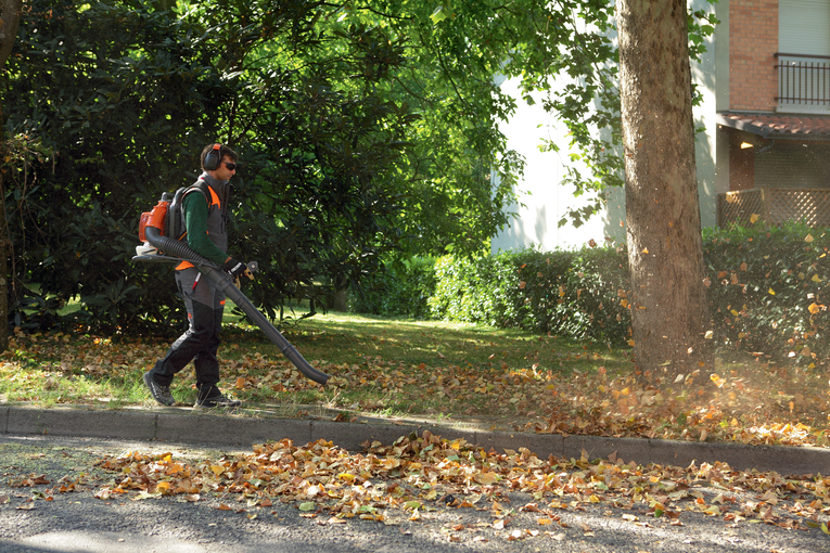 Dmuchawa plecakowa Oleo-Mac BV 163