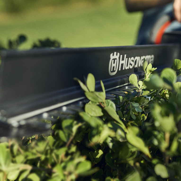 Nożyce akumulatorowe do żywopłotu Husqvarna Aspire™ H50-P4A zestaw z akumulatorem i ładowarką