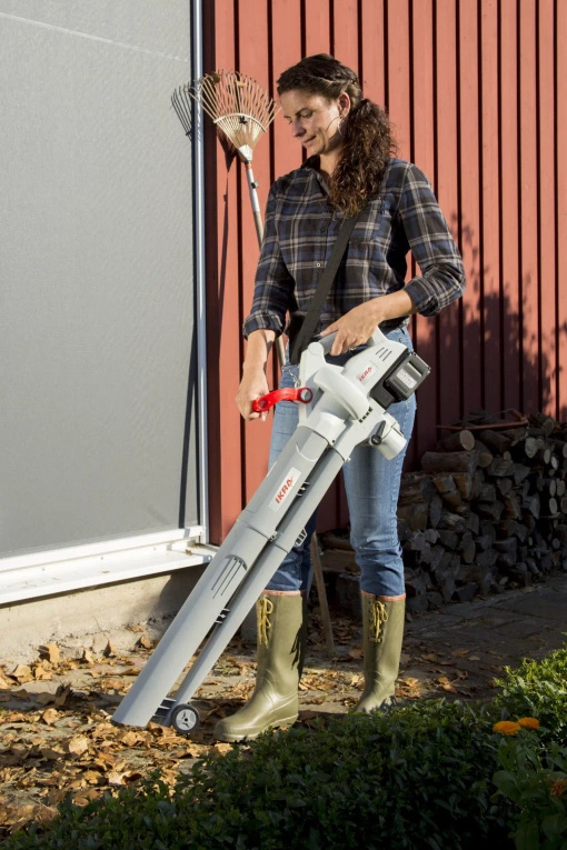 Akumulatorowy odkurzacz / dmuchawa do liści IKRA ICBV2-20 20V