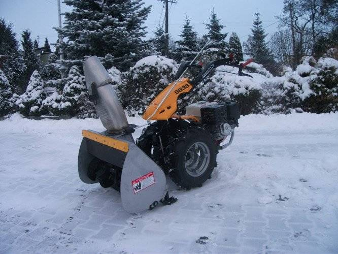 Odśnieżarka wirnikowa - przystawka do ciągnika Pasquali 