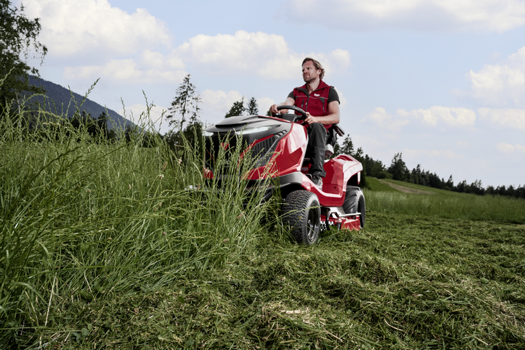 Kosiarka traktor AL-KO T 22-110.4 HDH-A V2 do koszenia wysokiej trawy