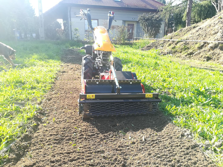 Ciągnik jednoosiowy Pasquali XB 40 glebogryzarka separacyjna 62