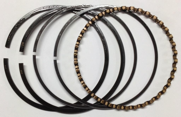 Komplet pierścieni silnika Briggs&Stratton 10-18 KM nominał (+0.20)