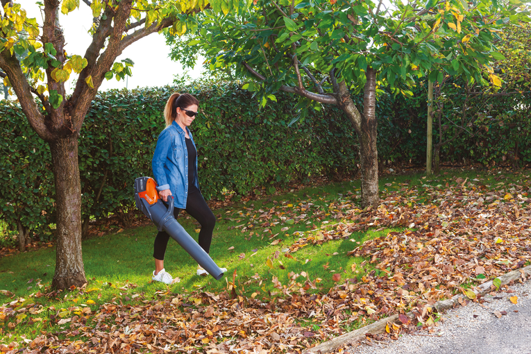 Dmuchawa akumulatorowa Oleo-Mac BVI60 - zestaw 5Ah